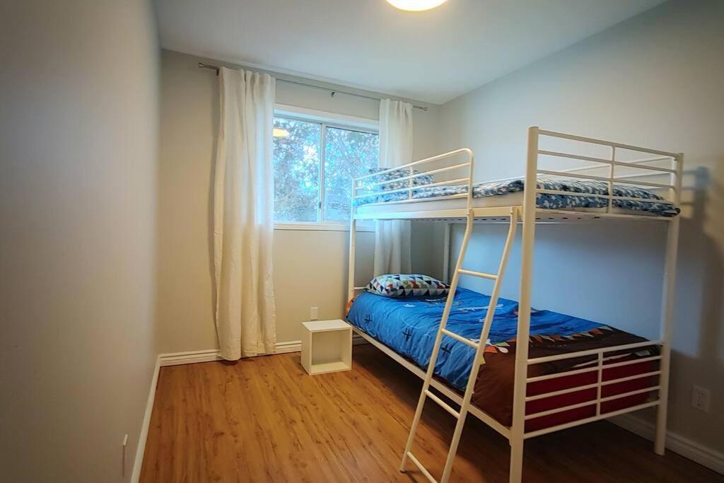 Beautiful 3-bedroom Main Floor