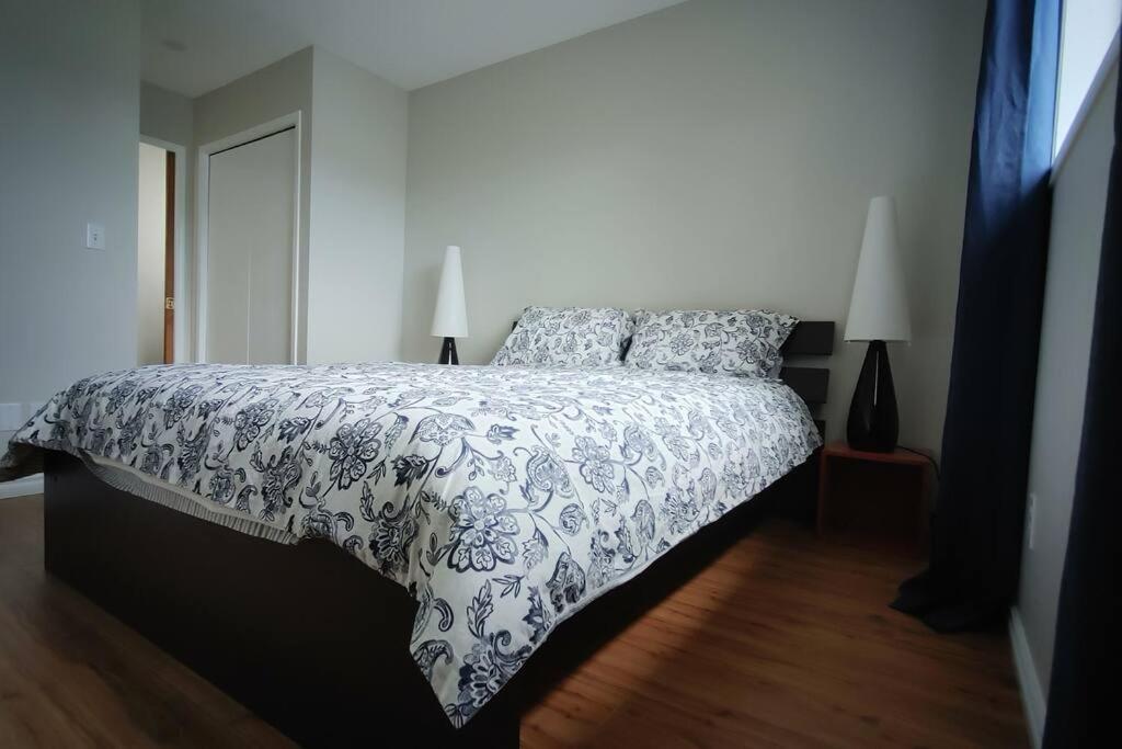 Appartement Beautiful 3-bedroom Main Floor Calgary