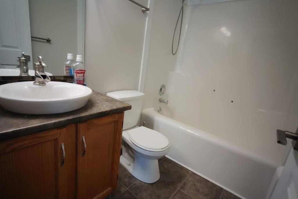 Appartement Beautiful 3-bedroom Main Floor